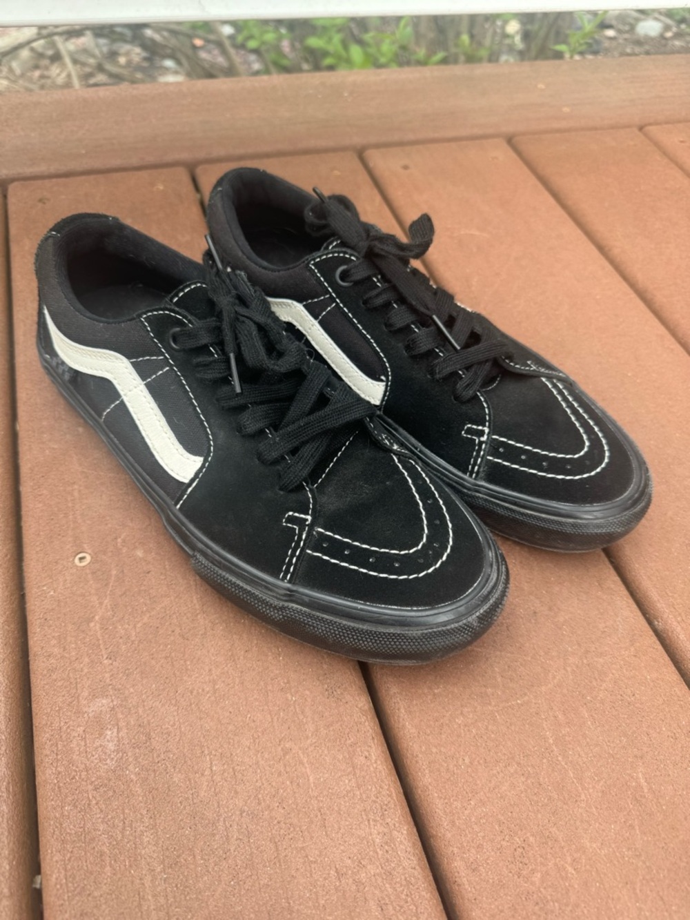 VANS Black Low-Top Suede Skate Sneakers with White Stripe